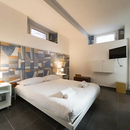 Rrrapido Holy Suites And Rooms - Via Sardegna Milan Exterior photo
