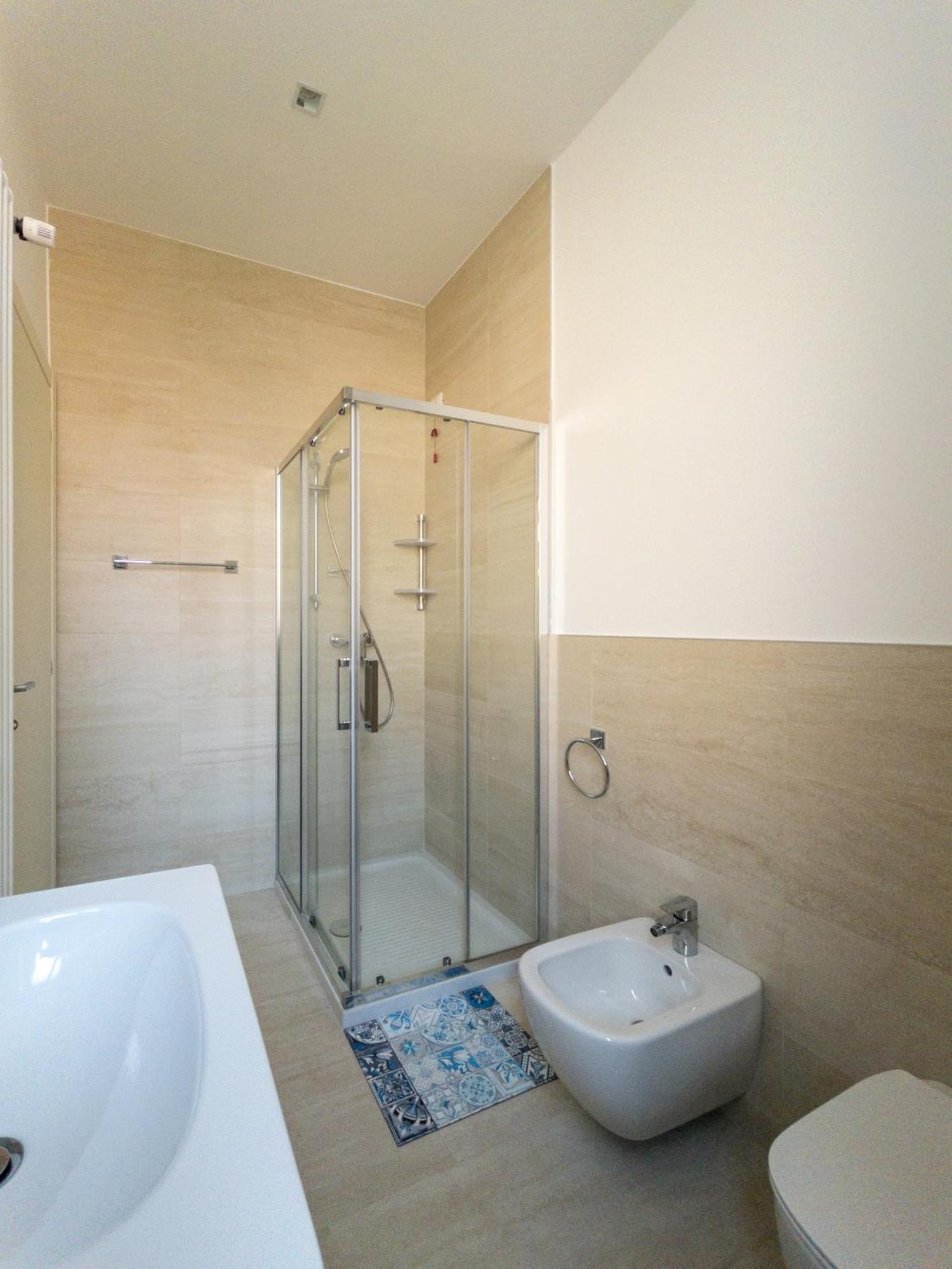 Rrrapido Holy And - Via Sardegna Affittacamere Milano